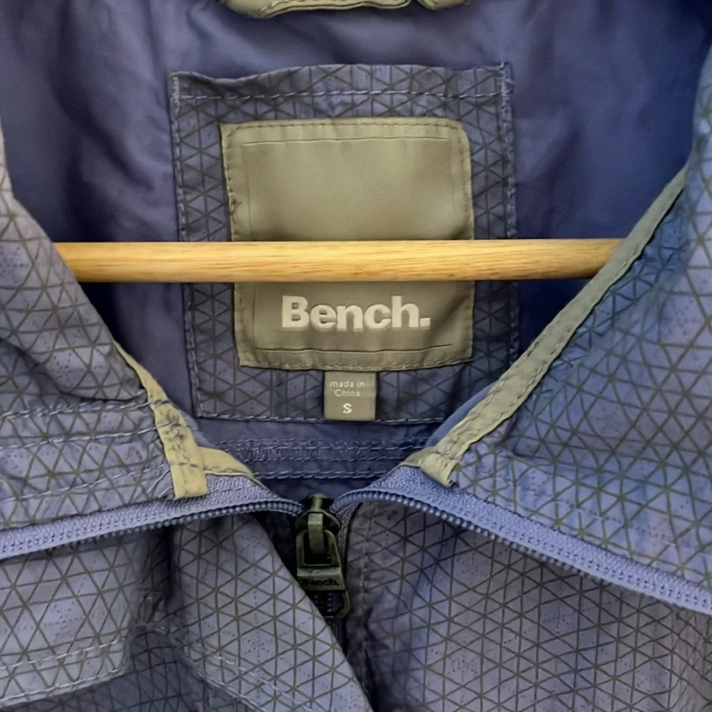 Spring shell Jacket - Picture 2 of 4